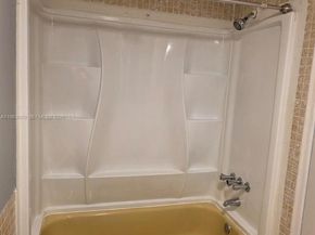 2061 NW 47th Ter 111, Lauderhill FL 33313