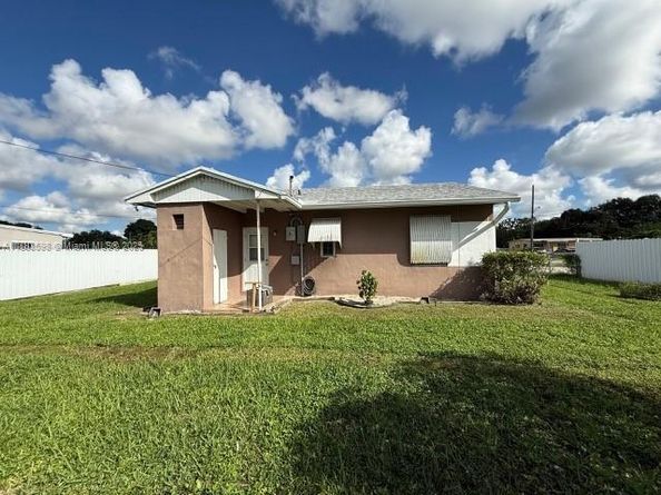 2450 NW 157th St Rd, Miami Gardens FL 33054