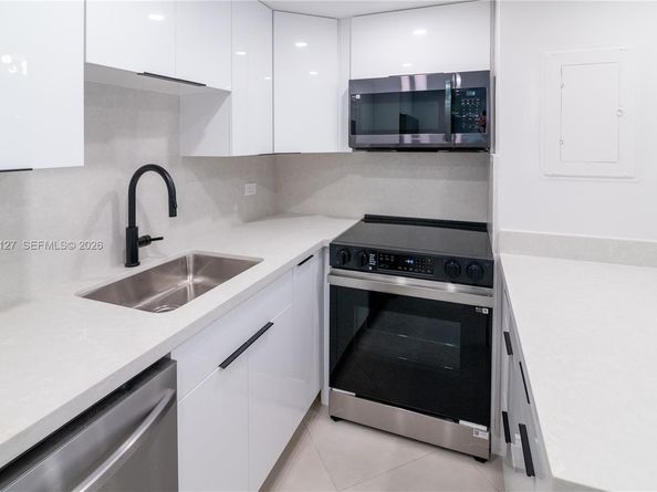 825 Brickell Bay Dr 1448, Miami FL 33131