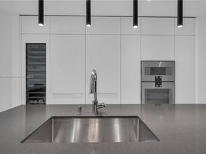 300 Biscayne Boulevard Way #2804 2804, Miami FL 33131