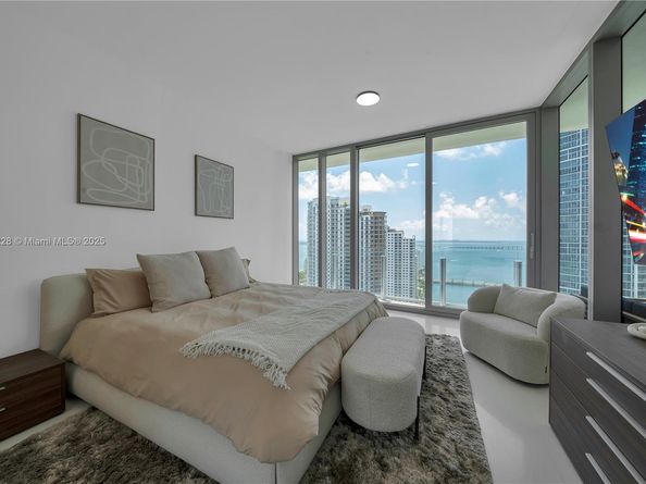 300 Biscayne Boulevard Way #2804 2804, Miami FL 33131