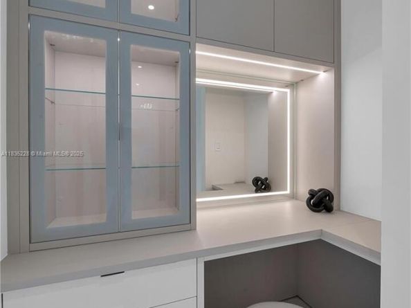 300 Biscayne Boulevard Way #2804 2804, Miami FL 33131