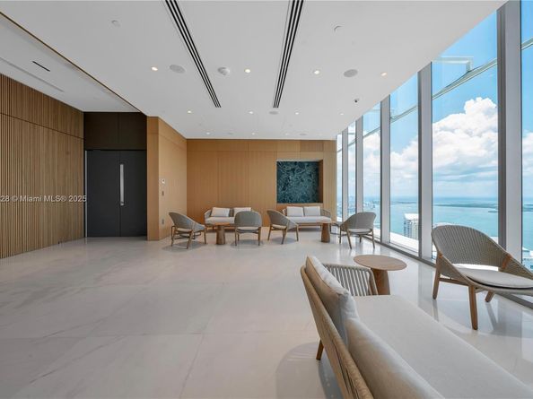 300 Biscayne Boulevard Way #2804 2804, Miami FL 33131