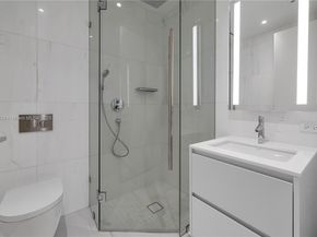 300 Biscayne Boulevard Way #2804 2804, Miami FL 33131