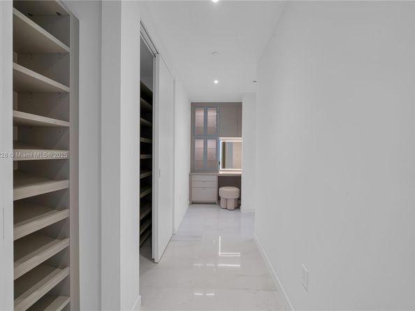 300 Biscayne Boulevard Way #2804 2804, Miami FL 33131