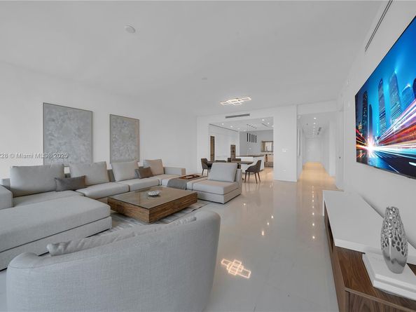 300 Biscayne Boulevard Way #2804 2804, Miami FL 33131