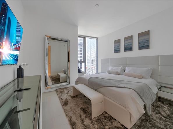 300 Biscayne Boulevard Way #2804 2804, Miami FL 33131