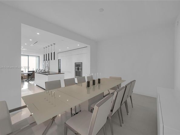 300 Biscayne Boulevard Way #2804 2804, Miami FL 33131