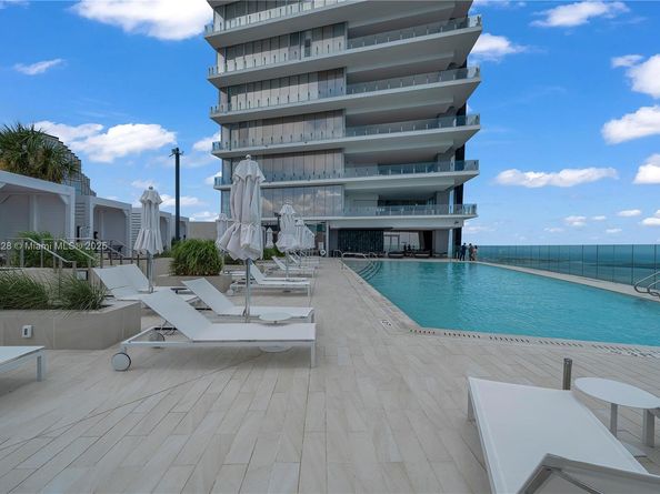 300 Biscayne Boulevard Way #2804 2804, Miami FL 33131
