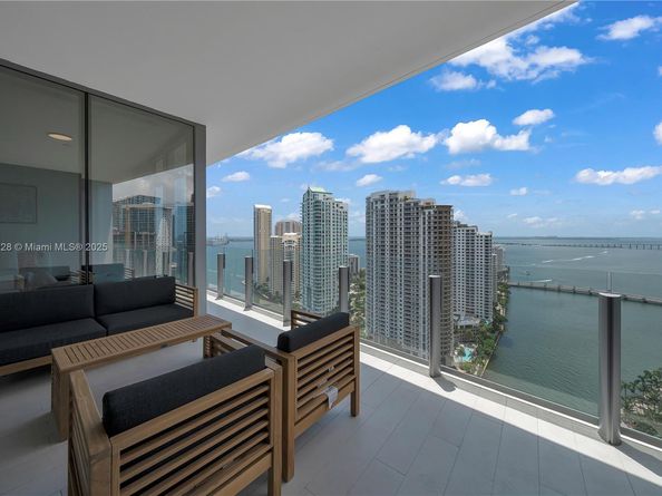 300 Biscayne Boulevard Way #2804 2804, Miami FL 33131