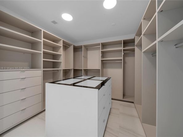 300 Biscayne Boulevard Way #2804 2804, Miami FL 33131