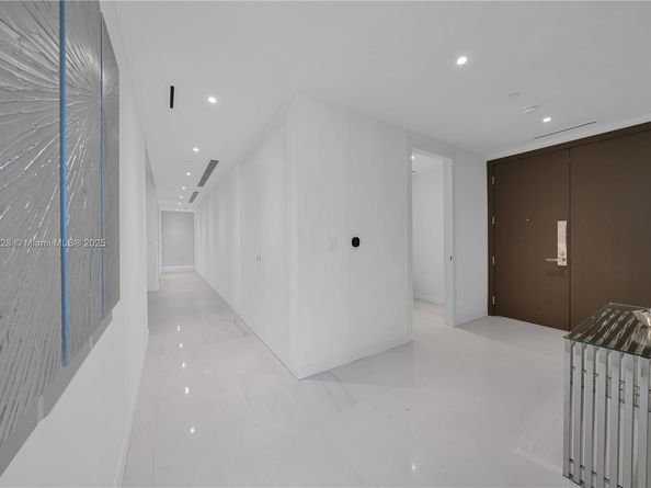 300 Biscayne Boulevard Way #2804 2804, Miami FL 33131