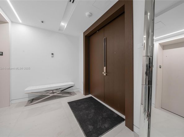 300 Biscayne Boulevard Way #2804 2804, Miami FL 33131