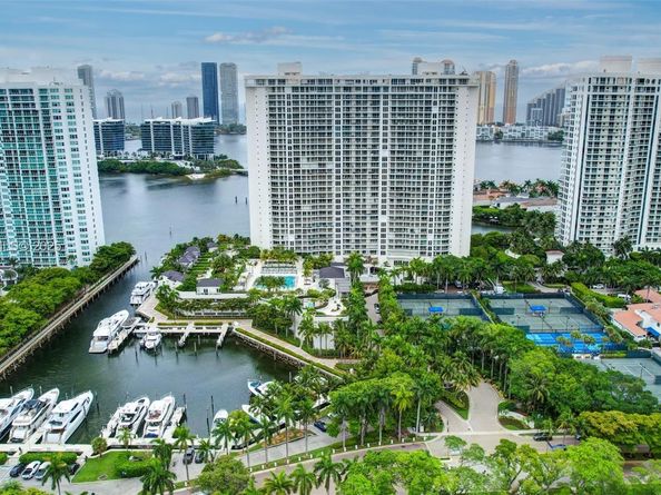 7000 Island Blvd 1701, Aventura FL 33160