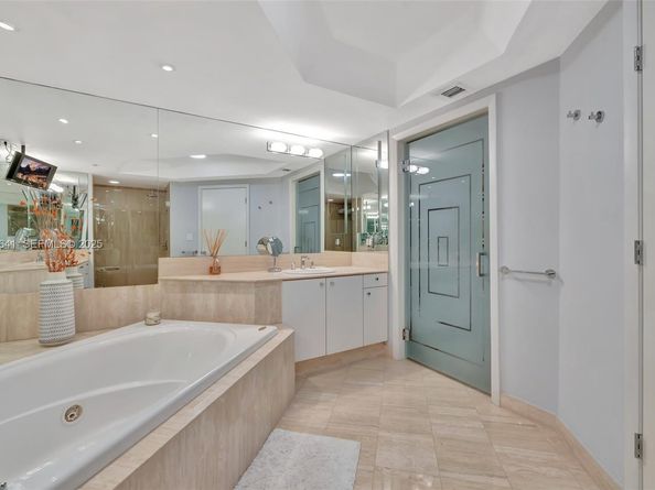 7000 Island Blvd 1701, Aventura FL 33160