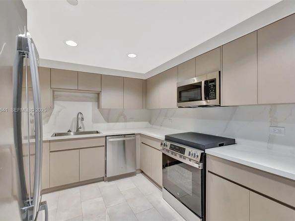 7000 Island Blvd 1701, Aventura FL 33160