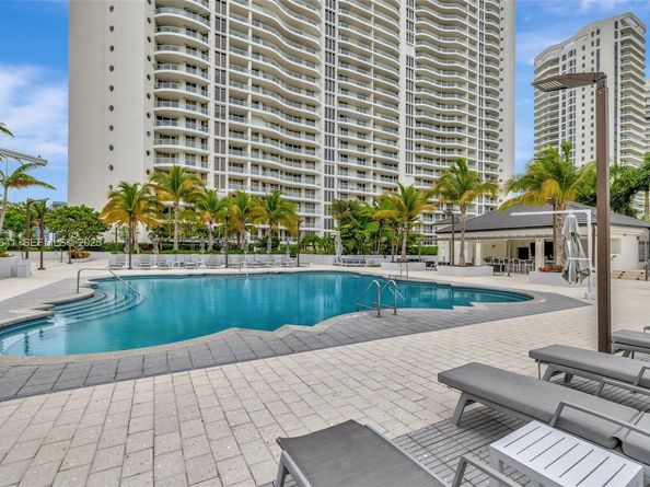 7000 Island Blvd 1701, Aventura FL 33160