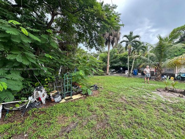 1499 SW 28th Way, Fort Lauderdale FL 33312