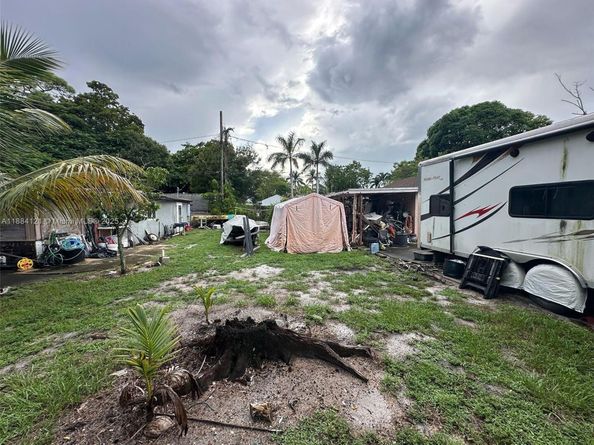 1499 SW 28th Way, Fort Lauderdale FL 33312