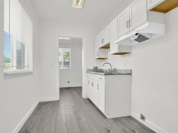 600 NW 25th Ct, Miami FL 33125