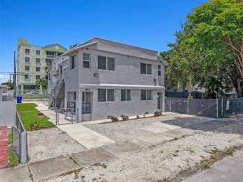 600 NW 25th Ct