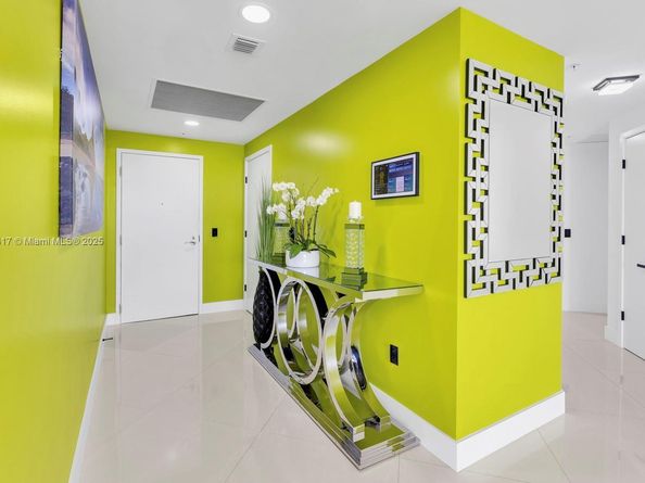 17111 Biscayne Blvd 909, North Miami Beach FL 33160