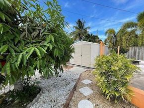 621 NE 61st St, Oakland Park FL 33334