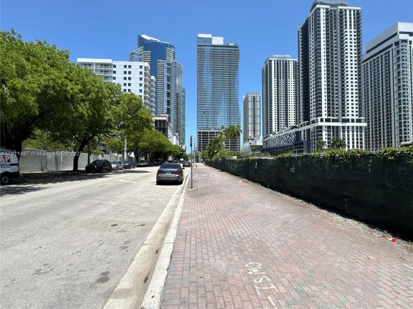 850 N Miami Ave W1903, Miami FL 33136