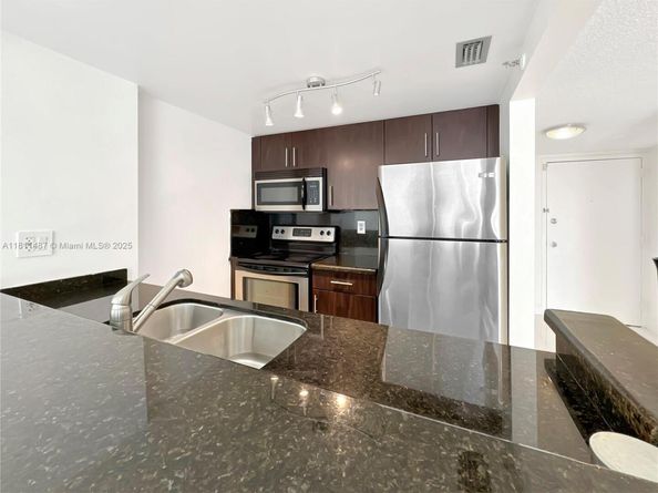 850 N Miami Ave W1903, Miami FL 33136