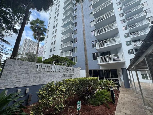 850 N Miami Ave W1903, Miami FL 33136