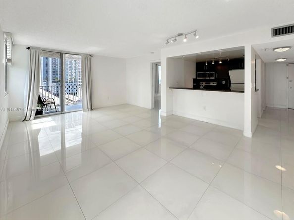 850 N Miami Ave W1903, Miami FL 33136
