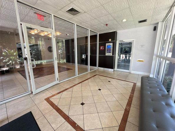 850 N Miami Ave W1903, Miami FL 33136