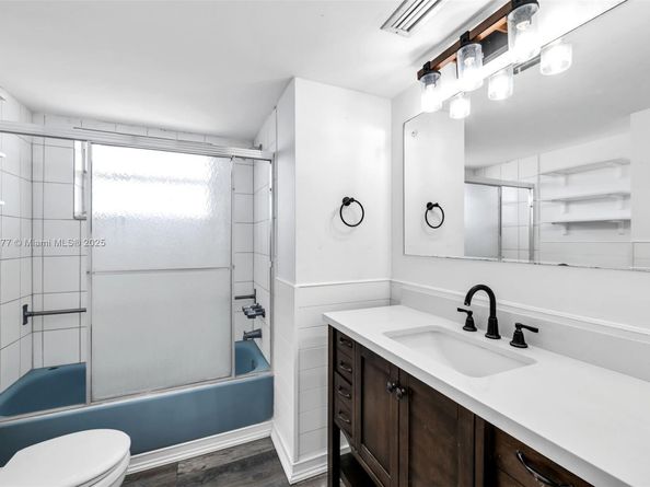 1770 NE 191st St 5081, Miami FL 33179