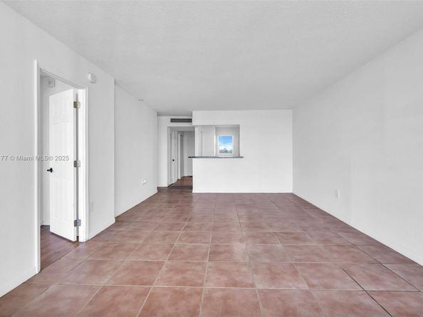 1770 NE 191st St 5081, Miami FL 33179