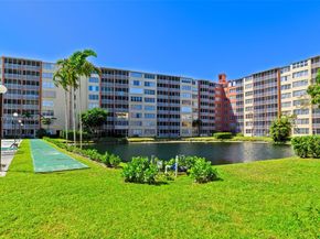 1770 NE 191st St 5081, Miami FL 33179