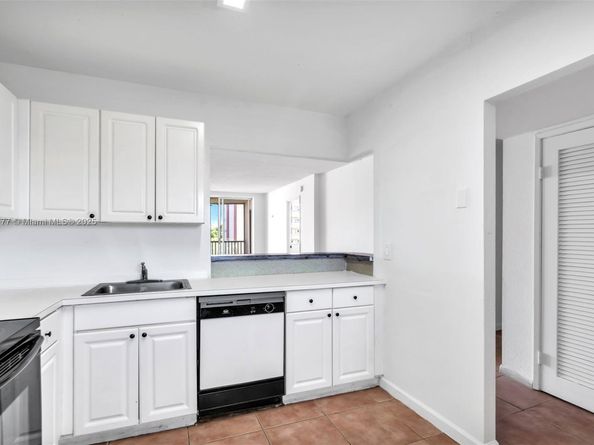1770 NE 191st St 5081, Miami FL 33179
