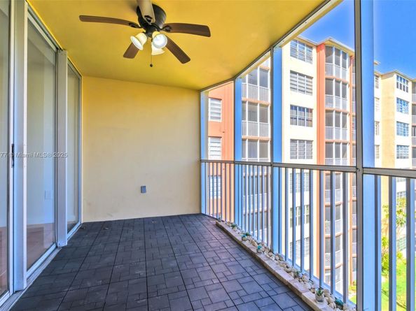 1770 NE 191st St 5081, Miami FL 33179