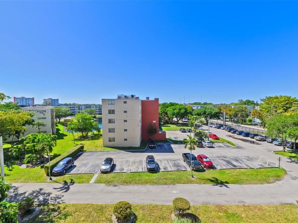 1770 NE 191st St 5081, Miami FL 33179
