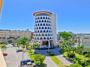 1770 NE 191st St 5081, Miami FL 33179