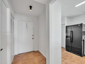 1770 NE 191st St 5081, Miami FL 33179