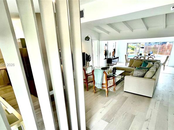 2406 Marathon Ln, Fort Lauderdale FL 33312