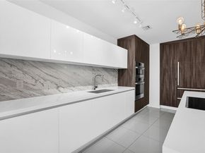 851 NE 1st Ave 2912, Miami FL 33132