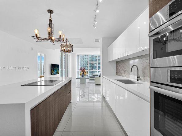 851 NE 1st Ave 2912, Miami FL 33132