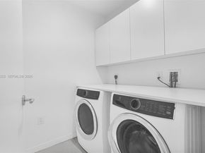 851 NE 1st Ave 2912, Miami FL 33132