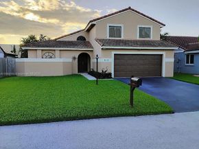 5920 York Ln, Davie FL 33331