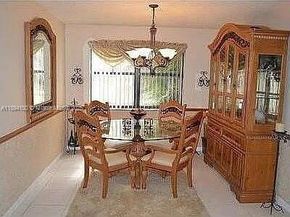 5920 York Ln, Davie FL 33331