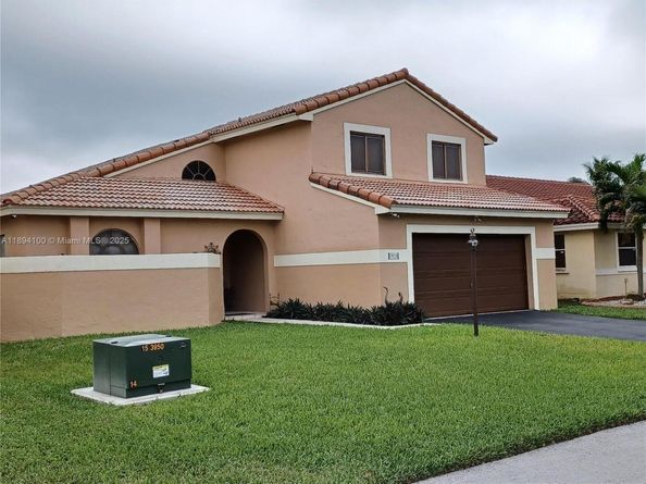 5920 York Ln, Davie FL 33331