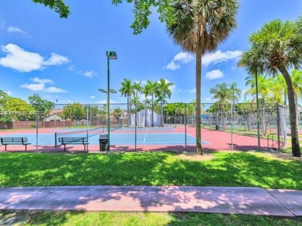 6326 NW 170 Ter, Hialeah FL 33015