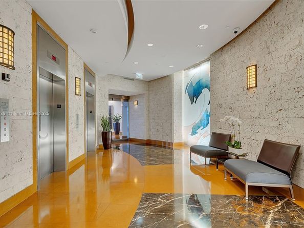 801 Brickell Key Blvd 1601, Miami FL 33131