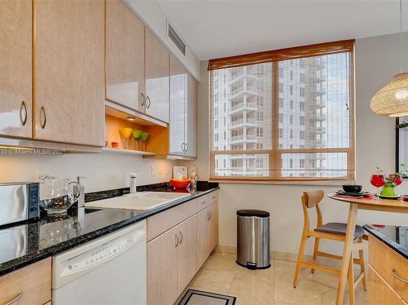 801 Brickell Key Blvd 1601, Miami FL 33131